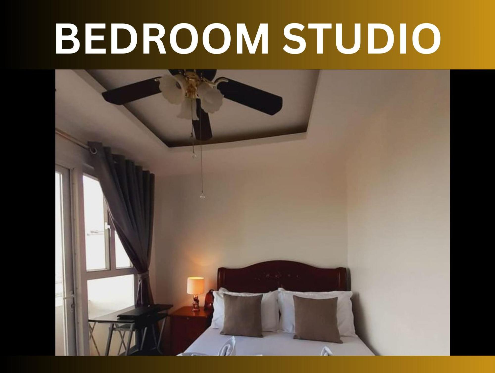 Bay Balcony Retreat: Affordable Deluxe With Sauna & Pool Hotel
